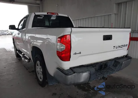 2017 Toyota Tundra Sr5 5.7L V8 z USA, uszkodzony, nr VIN 5TFUW5F1XHX629328